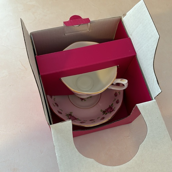 🌸💖 NWT Royal Albert New Country Roses Pink Bone China Teacup & Saucer 💖🌸 - Picture 10 of 17